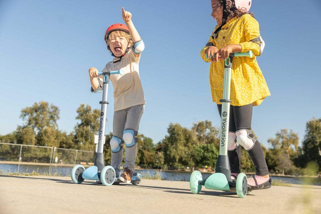 3-Wheel Kids Scooter with LED Light-Up Front Wheels Z985695